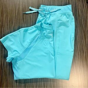 Med Couture Peaches Turquoise Scrub Set